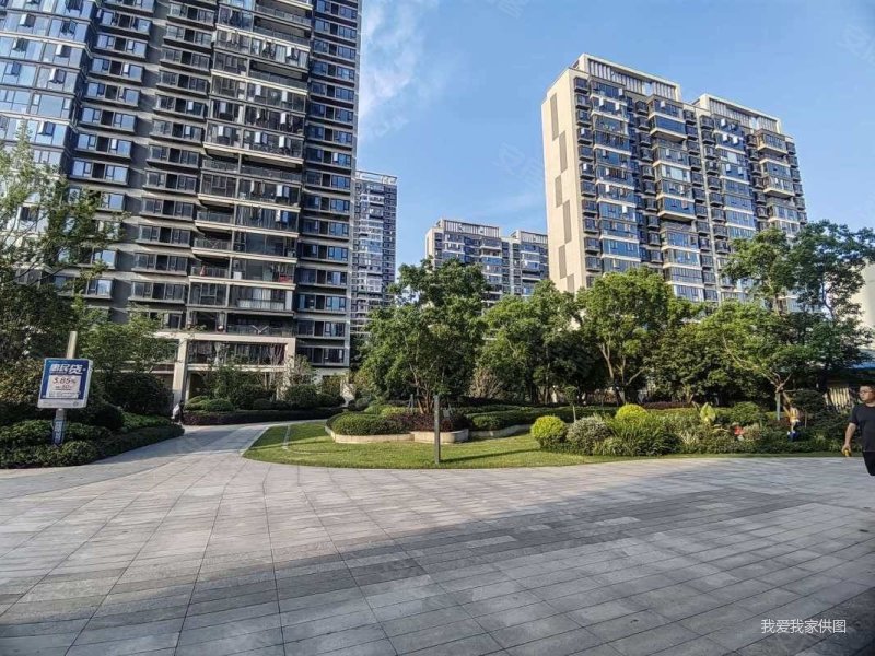 华侨城万科世纪水岸五期泊岸二手房,430万,4室2厅,3卫,145平米-南昌