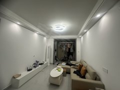 常熟碧溪碧溪中心有车位 自住两房一卫 客厅有空调家具全 天然气民用水电领包住出租房源真实图片