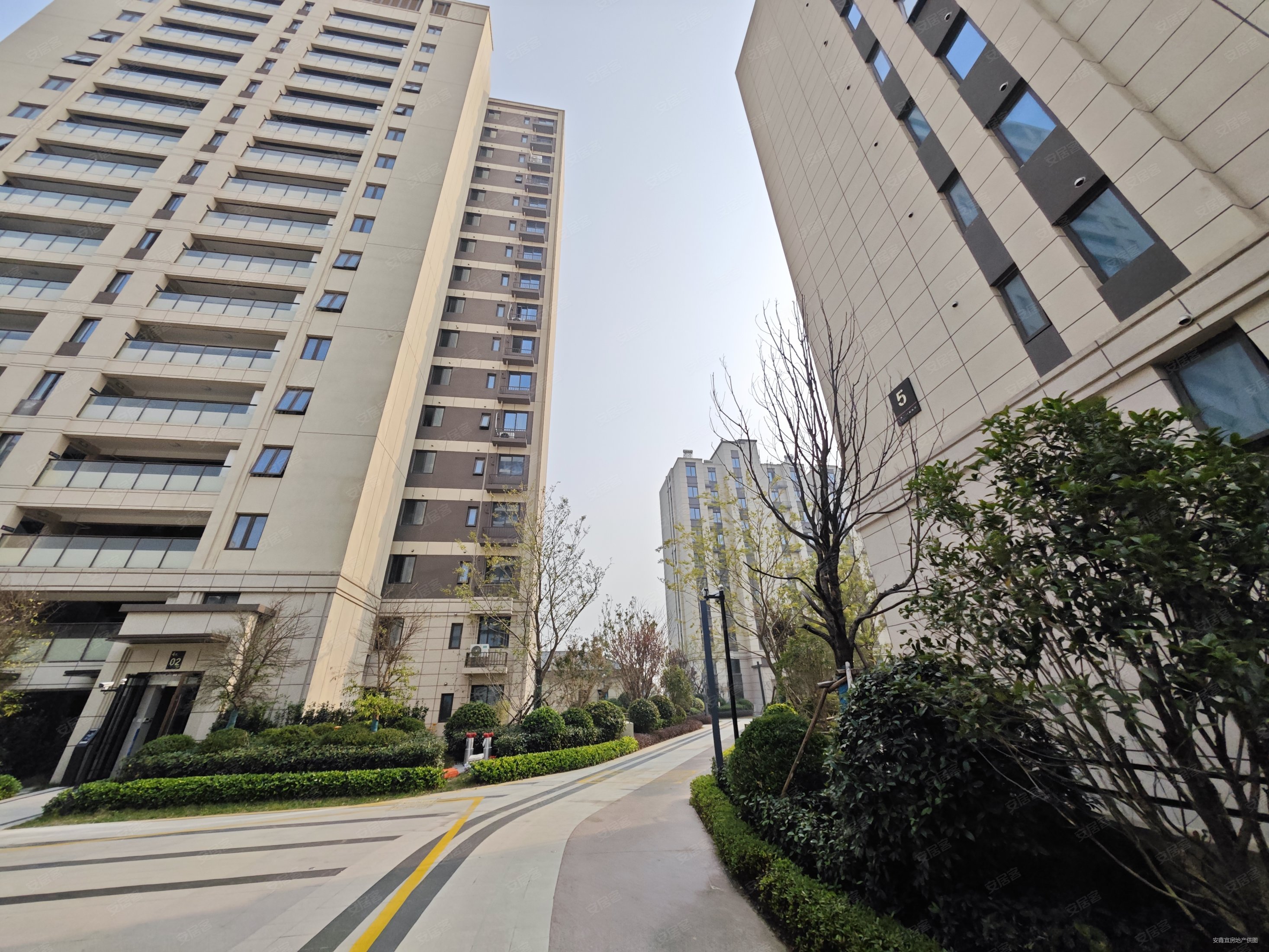 商品住宅 中间好楼层 南北通透 刚需小三居 次新小区,春风南岸二手房