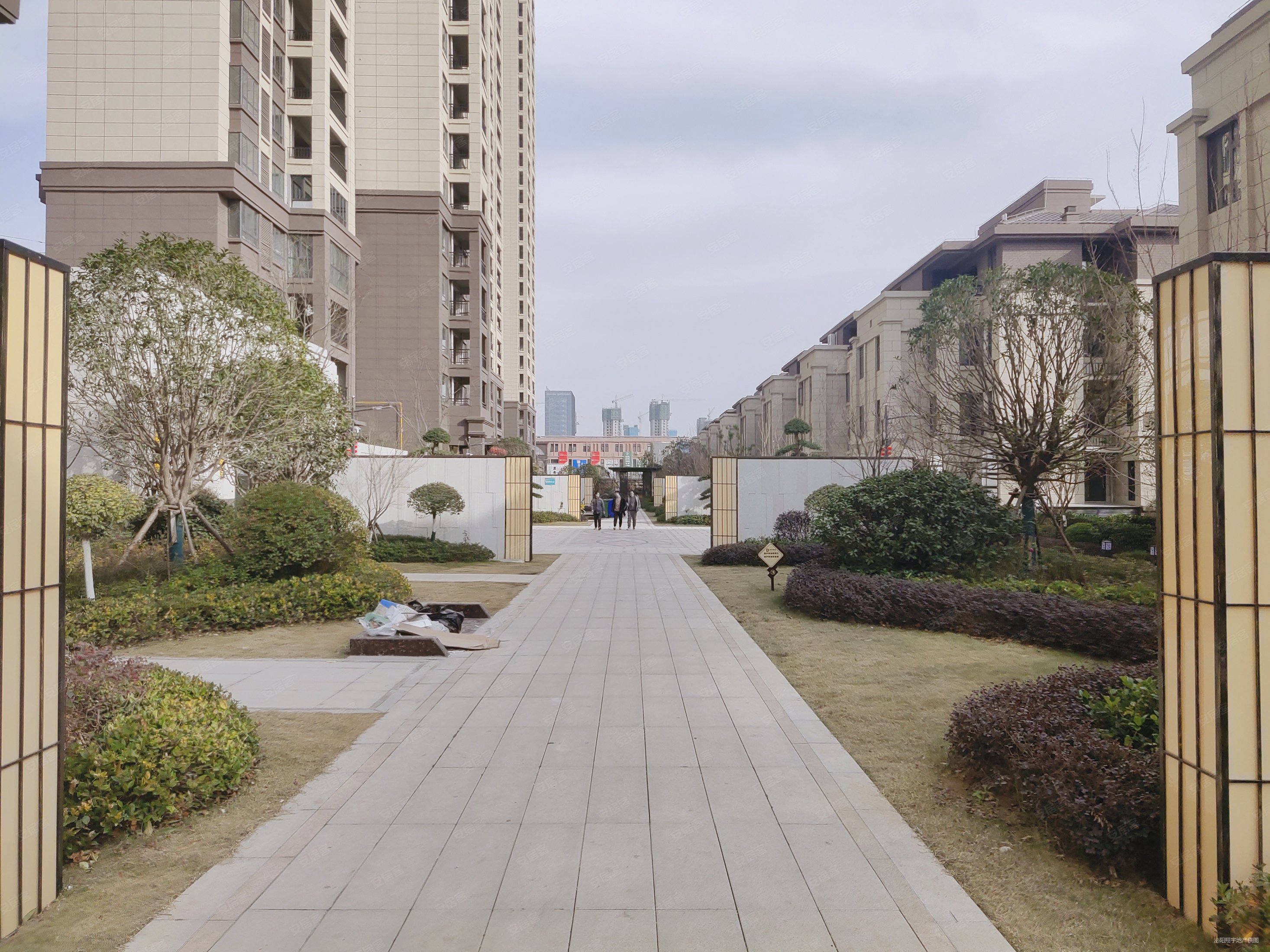 尚东壹号公馆,好楼层原价出售,可公积金贷款.