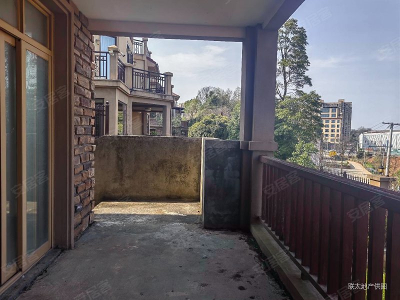 保利山顶位置 视野开阔 入户平整 花园400平米,保利阆峰云墅二手房