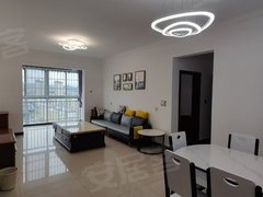 保山隆阳隆阳城区青华海附近，精装两室，房间采光好，停车非常方便，可拎包入住！出租房源真实图片