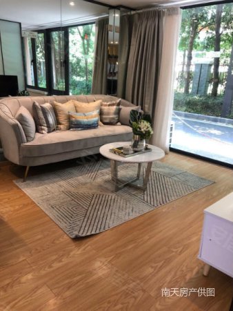 海曙奥园奥创中心 复式精装loft公寓 地铁旁 民用水电