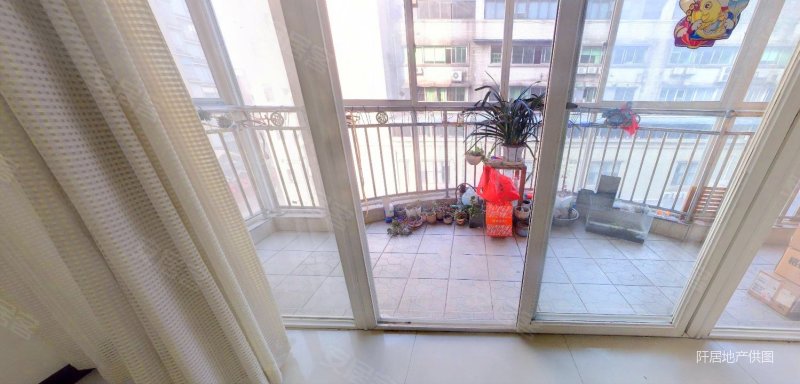 宽窄巷子 实业街 丽晶花园 小区环境好 标准套三 大阳台