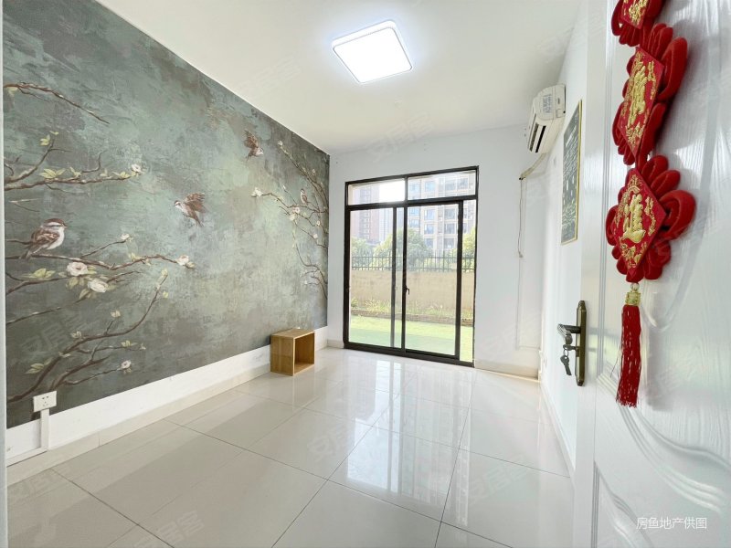 2号地铁长沙大道站正地铁 运达 雨花公馆 带180平露台