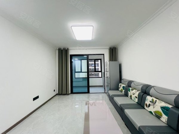 喀什喀什市喀什城区上海公馆上海公馆 精装两室 中层 家具家电齐全