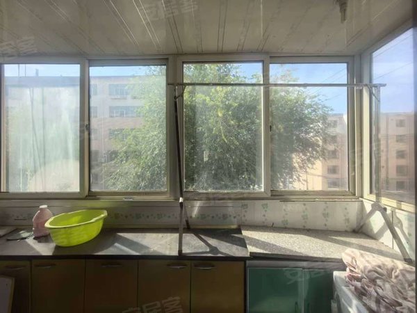 包头东河工业路矿机小区房源采光好，南北通透，业主诚意出出租房源真实图片