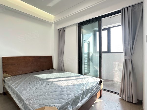 海宁海宁市区硖石江南大道1361号楼银泰商圈浙大旁，实拍朝南1室1厅，单独客厅卧室，双阳台民水电出租房源真实图片