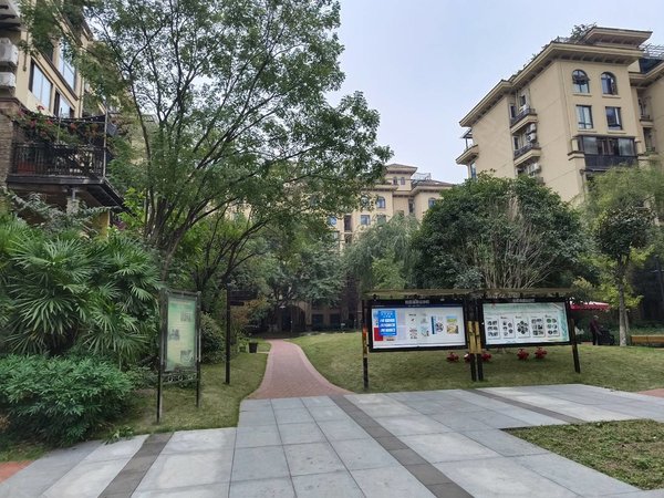 重庆渝北空港新城中交中央公园美麓新小区 全新装修 无甲醛 品质小区