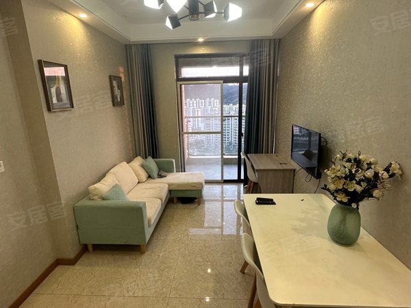 温岭城东温岭万象城半岛名苑特价城东 半岛2室1厅 3朝南双阳台 包车位