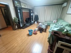 汇城小区一楼带空调大门口近 三室二厅拎包入住随时看房密码锁