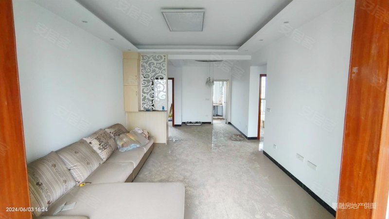 三室小洋楼 全新装修空置多年 朝小区多安静力荐 好房诚意出售