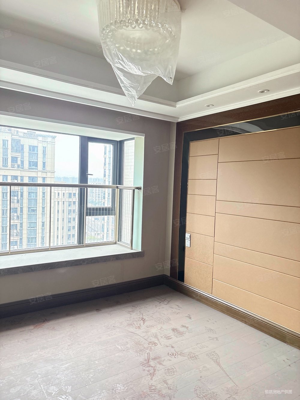 恒大御澜庭3室2厅1卫100.61㎡南北188万