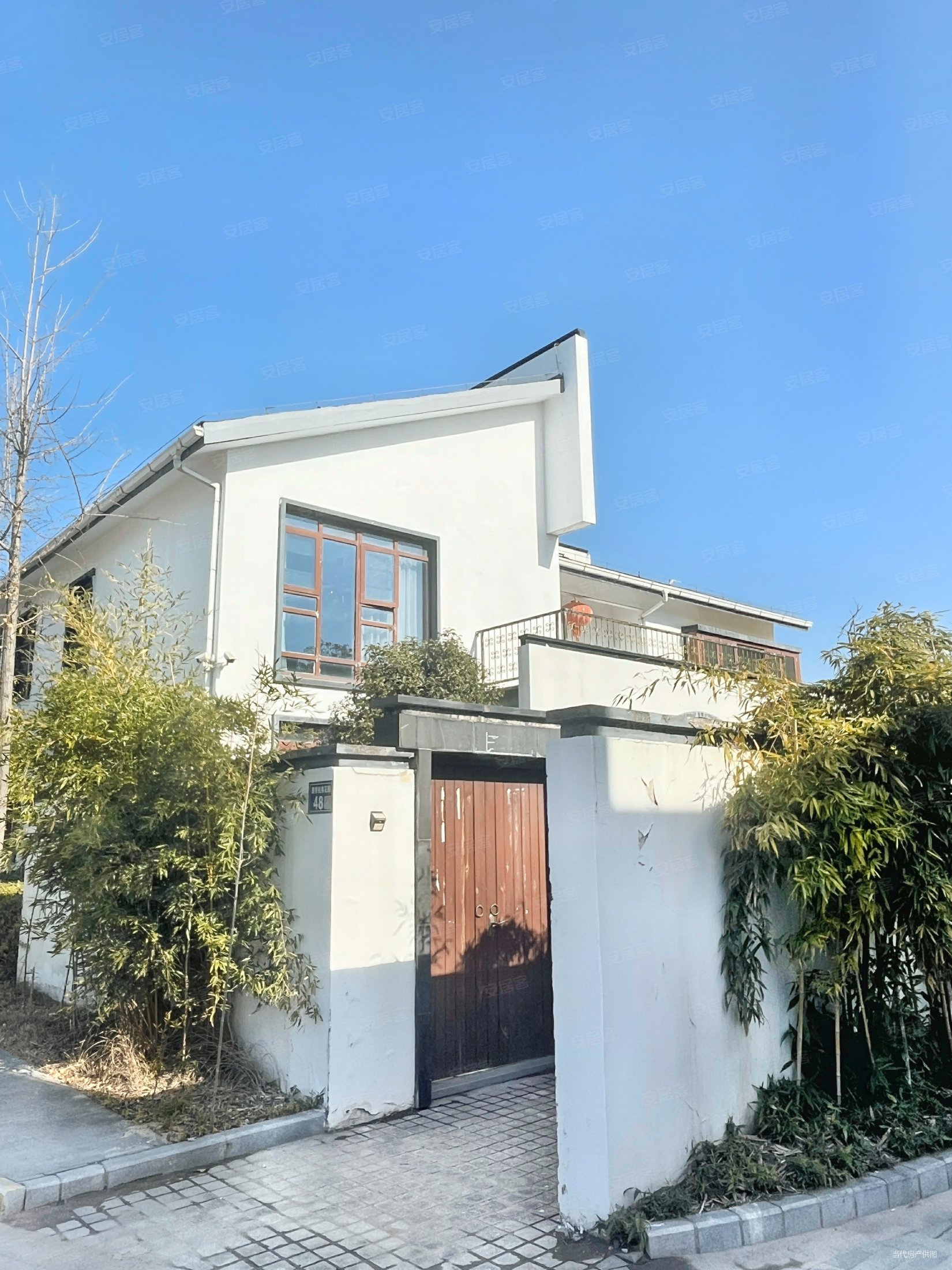 荷塘月色(别墅)4室2厅3卫251㎡南北980万