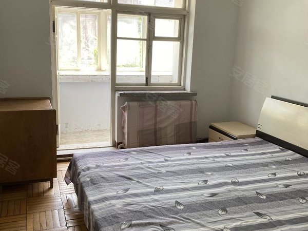 朝阳双塔大润发五一街三段小区短租南塔五一街金店附近3楼三室一厅床衣柜冰箱洗衣机热水器厨卫出租房源真实图片