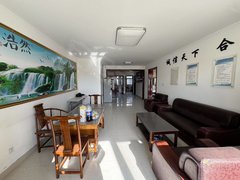 固原原州新时代购物中心万和东区电梯6楼月租1300家具家电齐全，拎包入住，出租房源真实图片