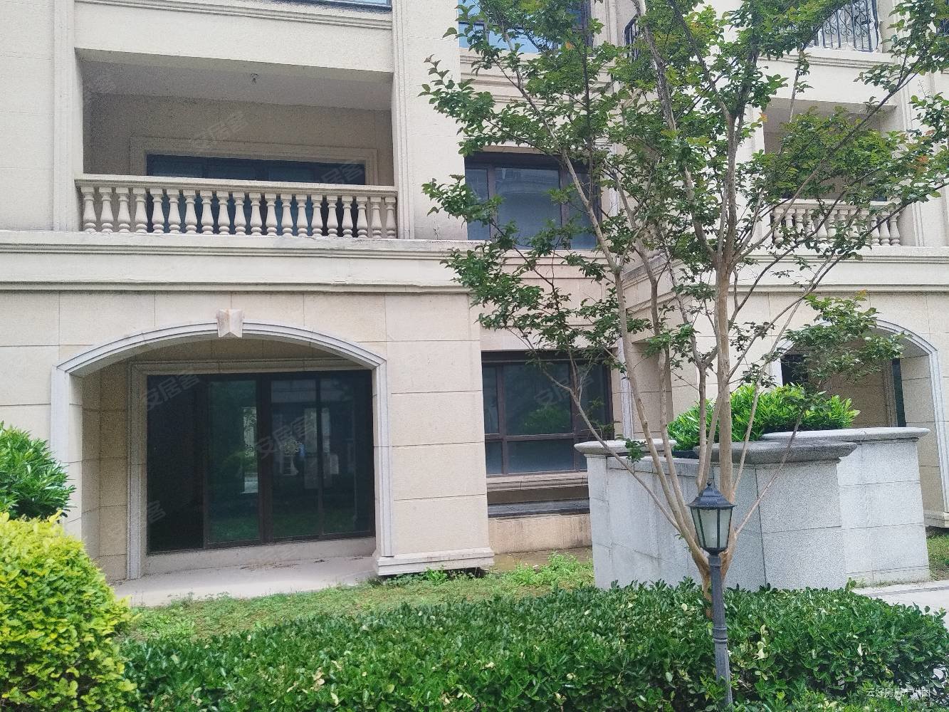 太湖东岸花园一期,下叠,送院子,送地下室,诚心出售,随时看房