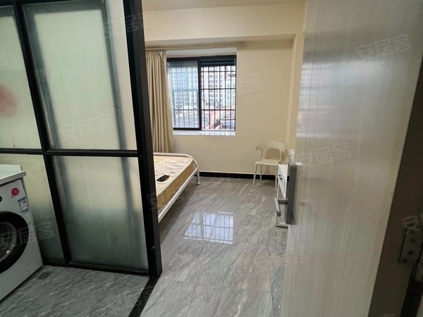 深圳龙岗坂田祥龙花园精致单间电梯房停车方便公共区域大出租房源真实