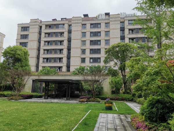 上海青浦徐泾虹桥正荣府刚刚挂牌有钥匙看房方便!开发商精装四房户型!