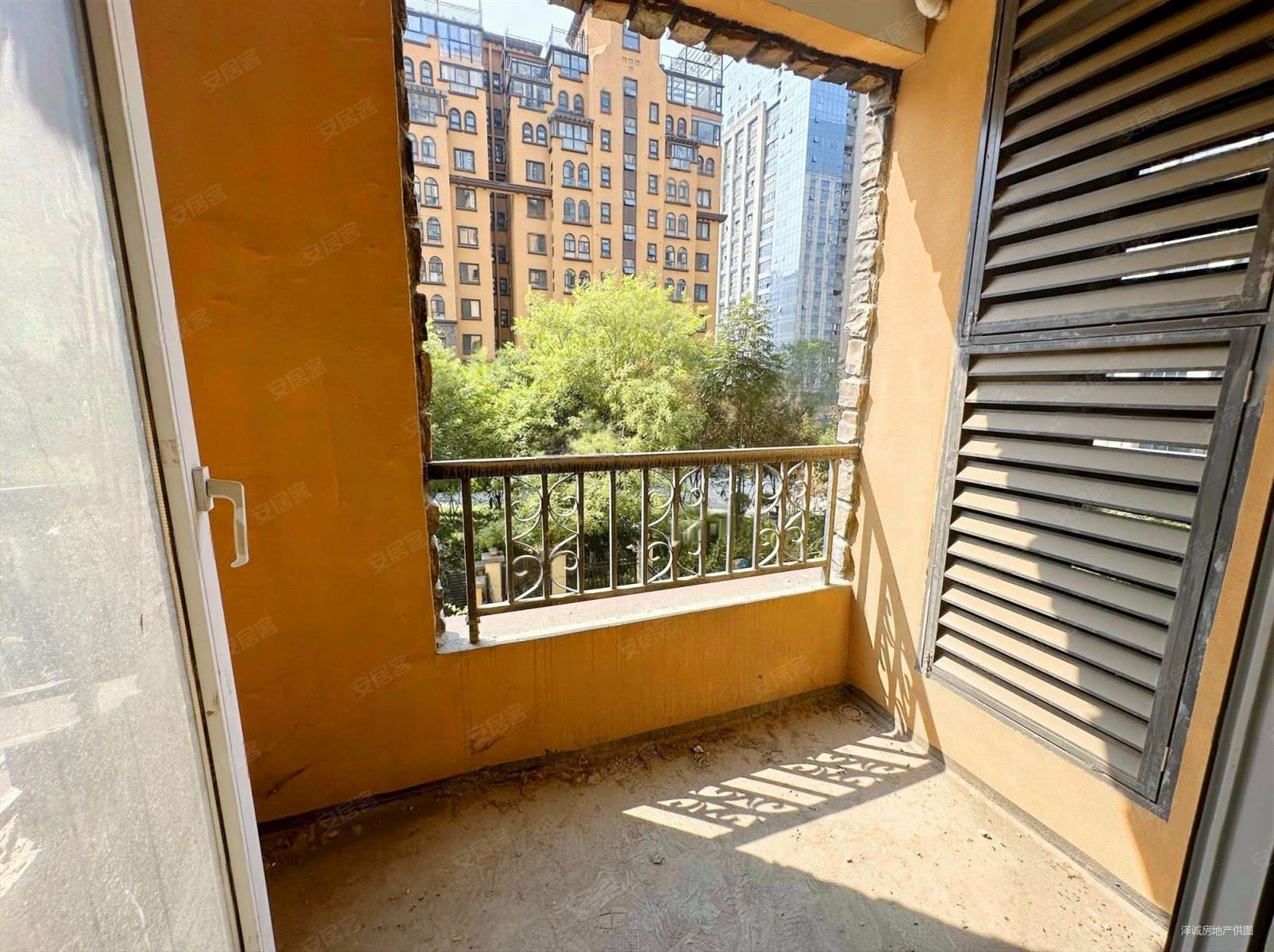 北苑地铁口  首创漫香郡 花园洋房南北三室毛坯房 诚心出售