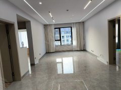 七彩滇南第壹城3室出租，全新装修空房子适合公司和做工作室