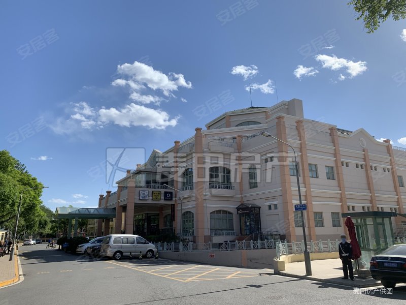 香江花园 双面采光挑空客厅 6套房4厅2厨8卫 双车库