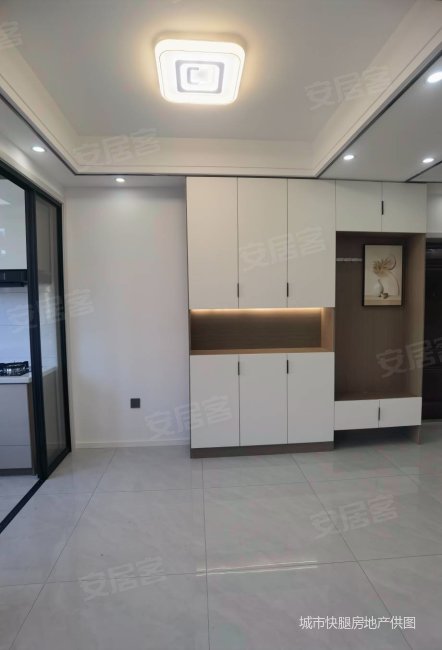 新出炉恒达花园电梯小高层3楼三室两厅两卫