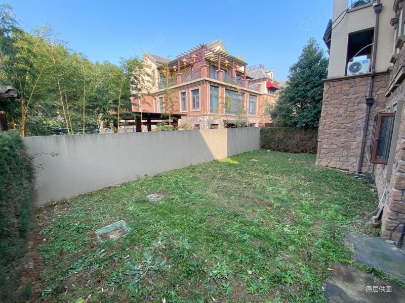 新湖仙林翠谷宝华山下山景别墅环境优美