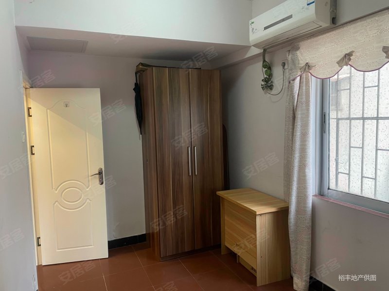 购物方便 商品住宅 朝向好 临地铁 满五 钥匙房 居家自住,嘉华苑二手