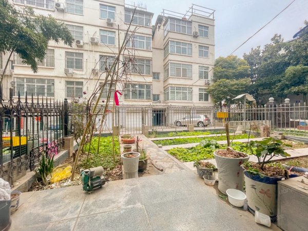 许昌魏都万达广场怡景花城360亨源通万达广场旁,12复式带院子60平方