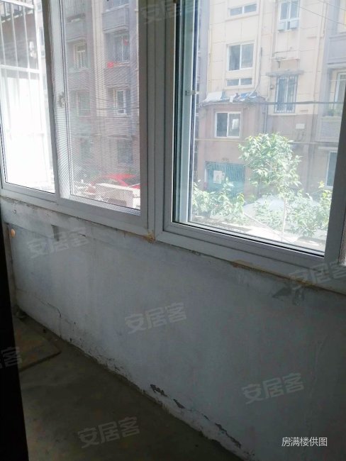 梅花村 精装可拎包入住 南北通透 125可谈 小三房 临地铁