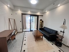 曲靖麒麟麒麟花园市中心，亚龙广场，汇泰对面，新装修，1室1厅1卫，带阳台出租房源真实图片