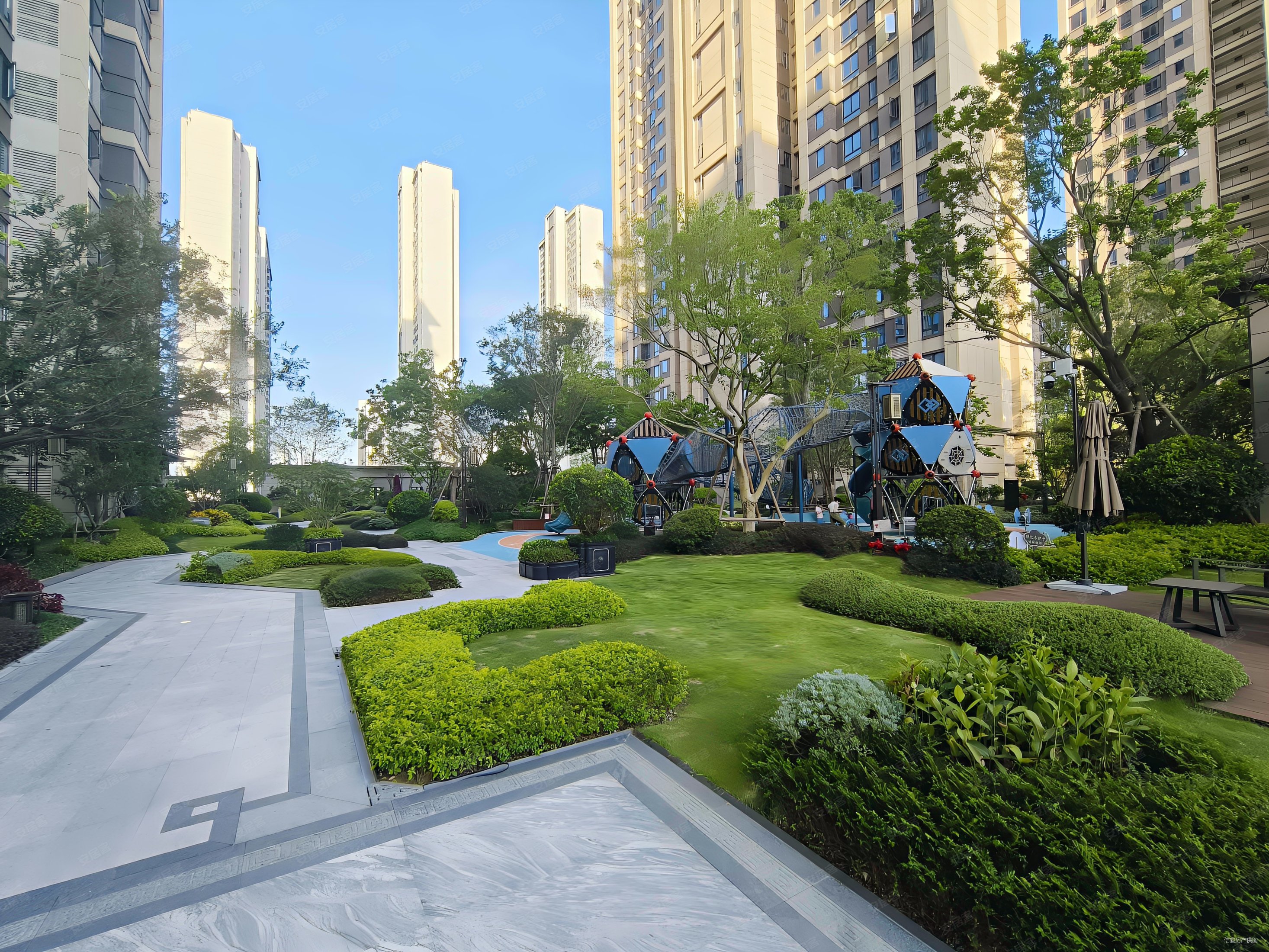 建发书香府邸4室2厅2卫106.33㎡南北420万