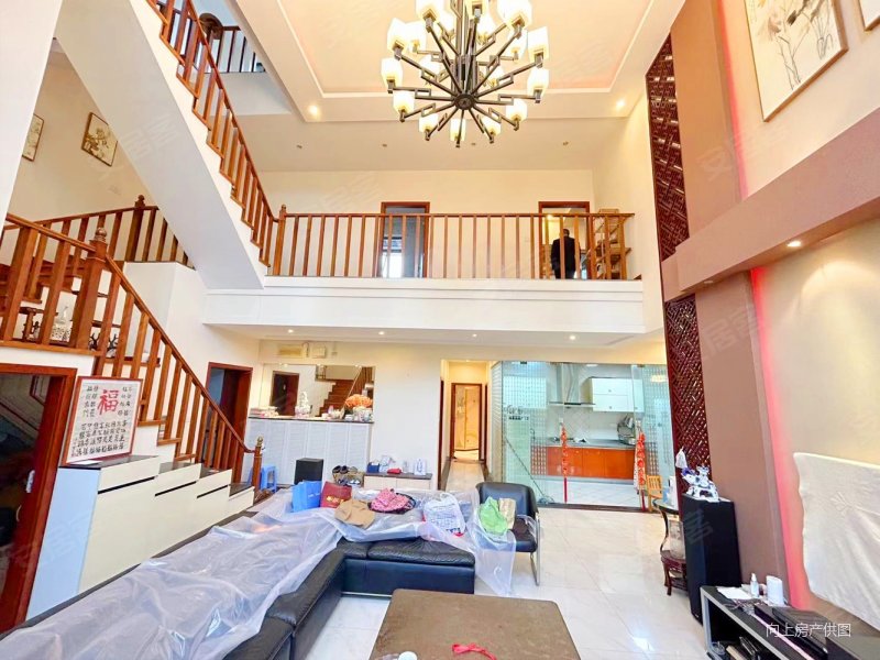 总部城旁顶跃花园洋房带大露台住家装修龙湖物业