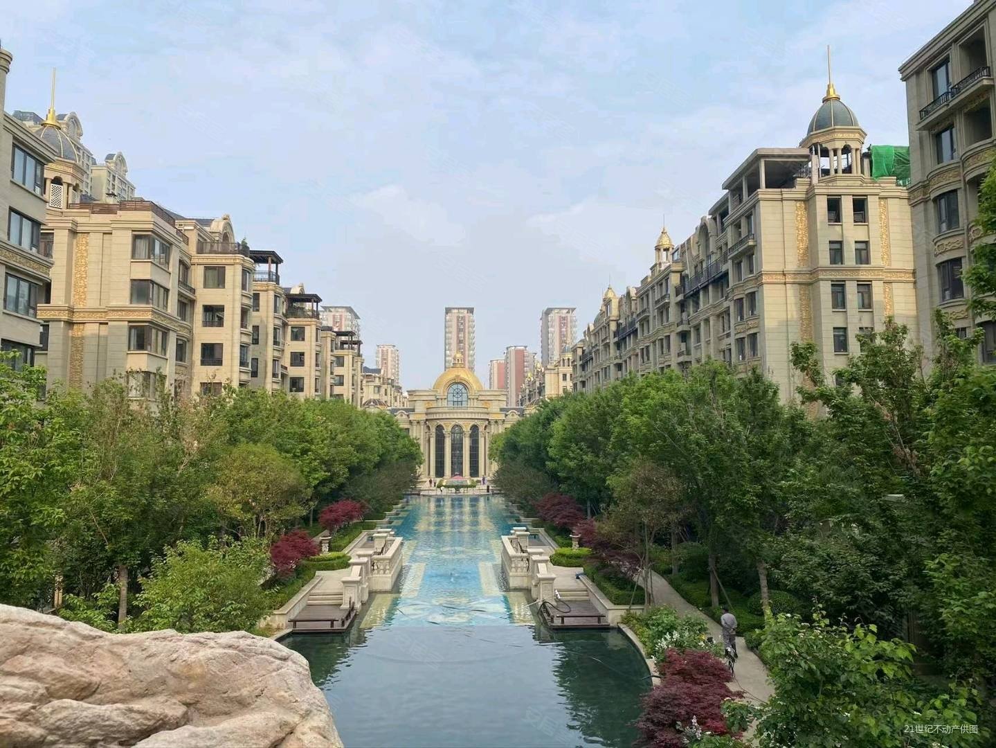 天山国宾壹号 近地铁 南北通透 产权清晰 购物方便 房龄新