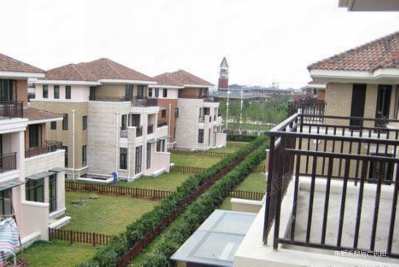 依云溪谷(别墅)4室4厅3卫261.89㎡南990万