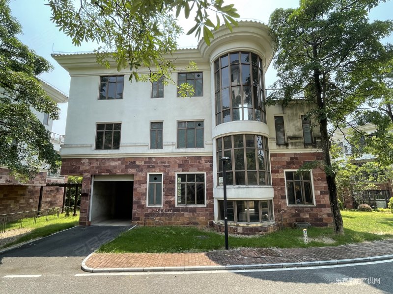 急售五桂山边大独栋别墅远离城市的喧嚣看山景环境优美