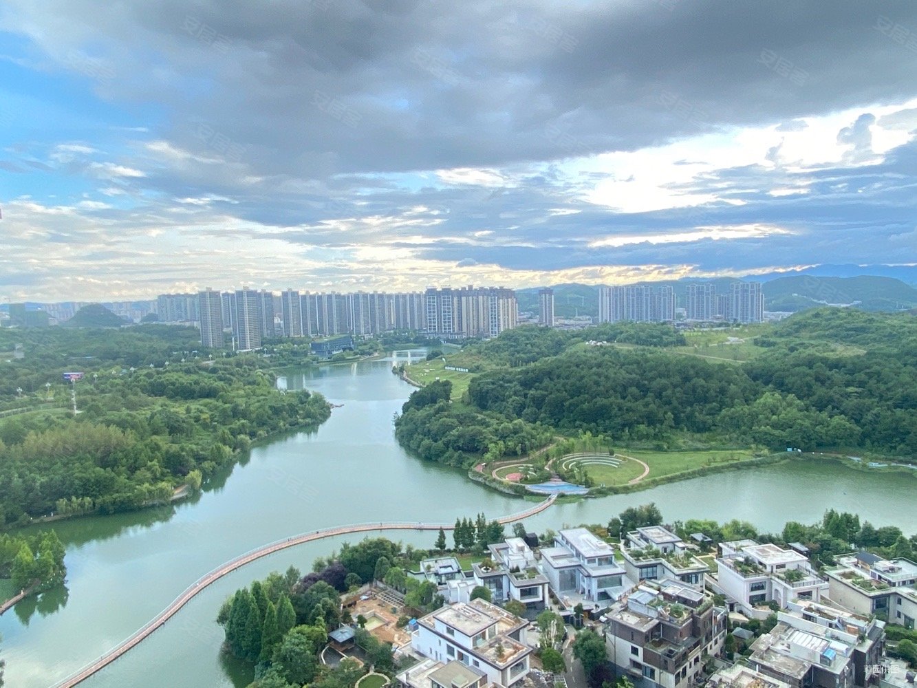 万达旁阅山湖湖景房房东诚心出售看房随时