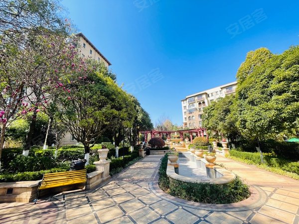昆明西山滇池度假区公园1903圣维望带全套家具家电 看房方便 停车方便