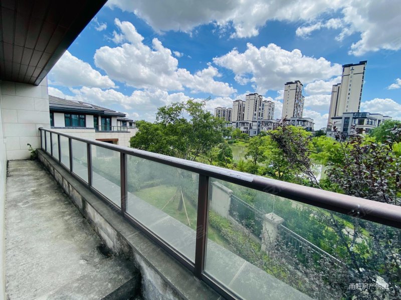 梁祝文化小镇天逸湾别墅大花园姚江边