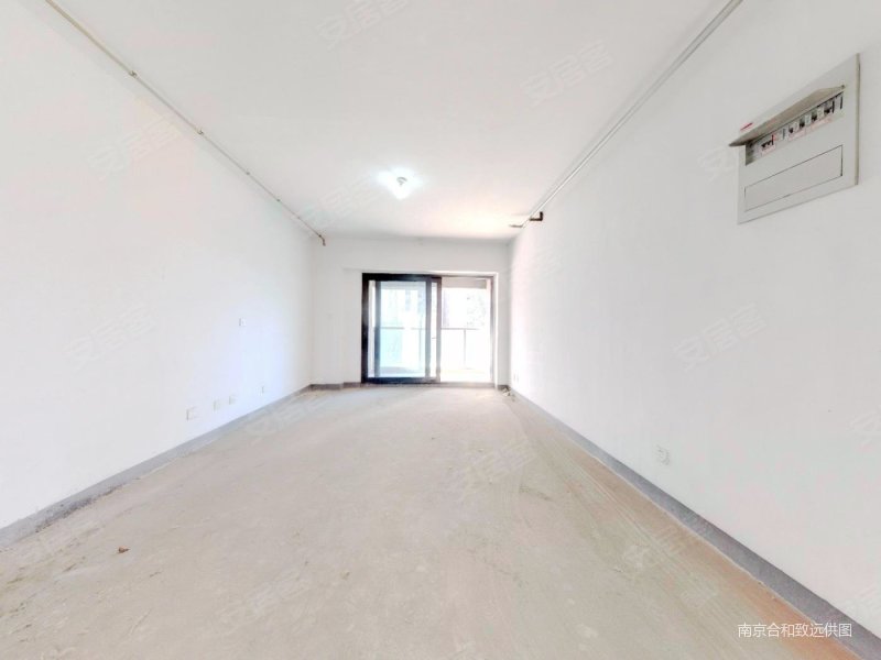 深业揽江府 双卫格局 满五 楼龄新 出行方便 朝南