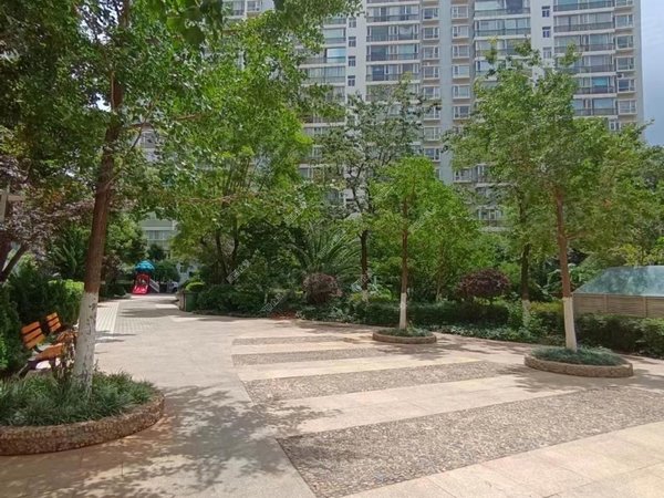 昆明西山西山区政府城市领地张家村沃尔玛楼上 东西通透精装修大三房