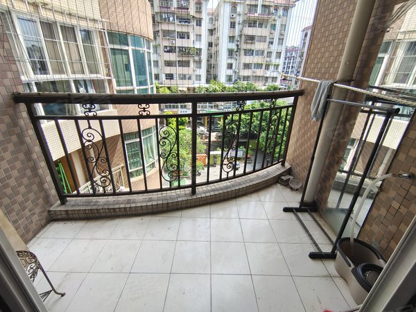 广州白云梅花园怡新花园怡新花园 精装两房 小区环境优雅  楼下就是