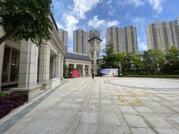 深圳坪山坪山天峦湖价格真实,马峦山水风景小区,精装4房,居住舒服