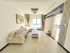 庆阳西峰西峰城区城中央附近！恒美二期！电梯两居室！家具齐全！看房方便出租房源真实图片