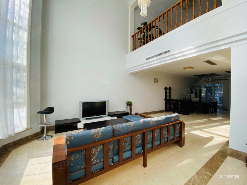 实卖!莱蒙湖联排,业主全新二次装修,诚意出售,价格可谈