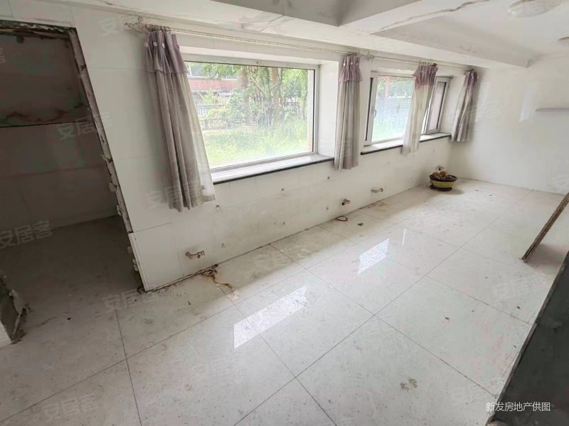 鸿城国际花园 产权清晰 集中供暖 南北通透 近地铁