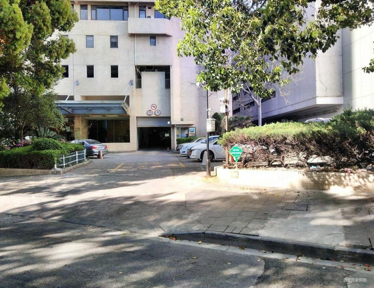 锦明大厦3室2厅2卫200㎡南北992万