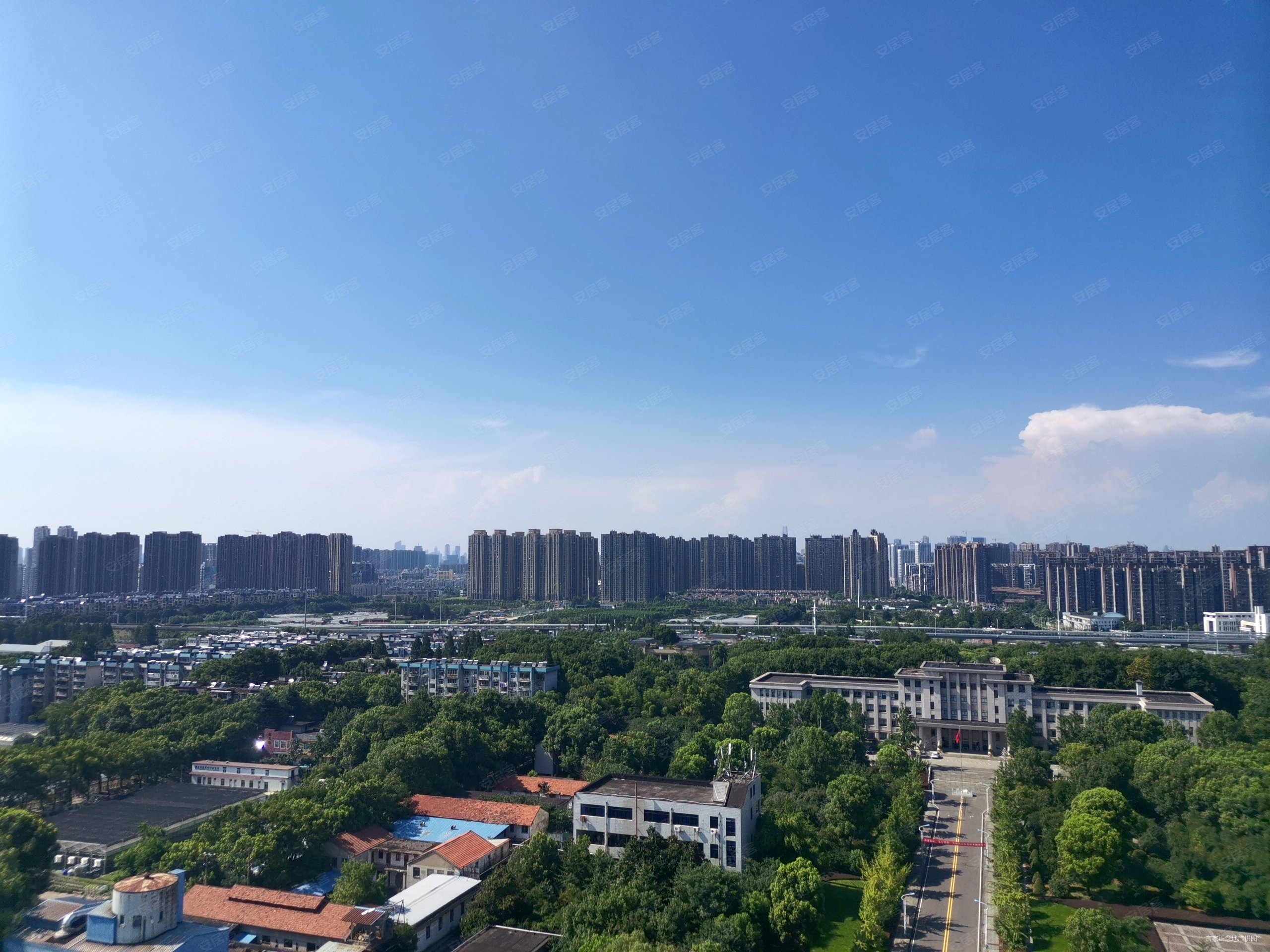 东原乐见城(k1地块)3室2厅2卫111.86㎡南北158万