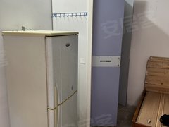 801老二小老县直幼儿园一楼带院子空调冰箱热水器卫生间衣柜